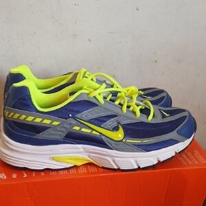 Nike Men's Vibrant Blue and Neon Yellow Athletic Shoes